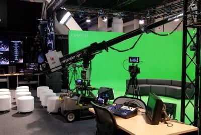 高校XR融合媒體演播室 實(shí)時(shí)虛擬仿真與影視節(jié)目制作的革新